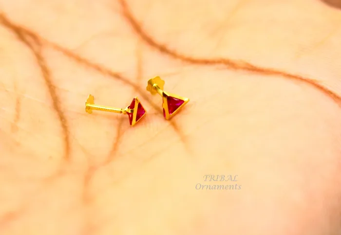 Earrings TRIBAL ORNAMENTS 4mm 18kt yellow gold handmade single red stone Triangle shape stud earring cartilage earring customized unisex screw back jewelry er152