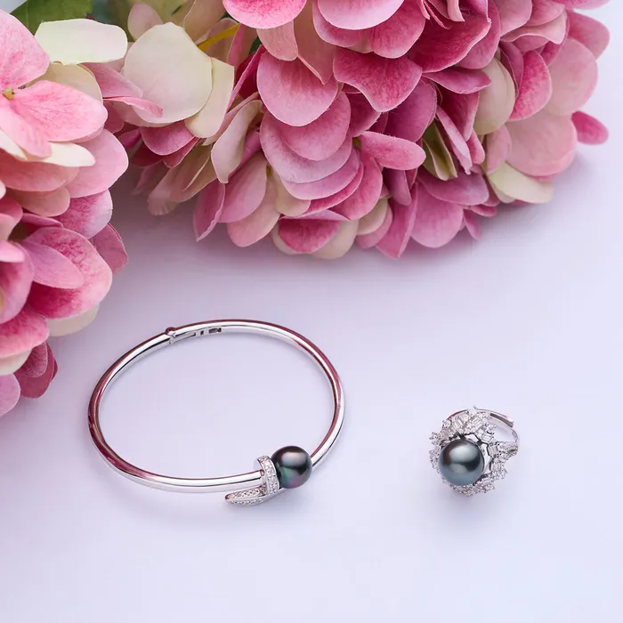 Pearly Lustre Bracelets Elegant Tahitian Pearl Bracelet WB00015
