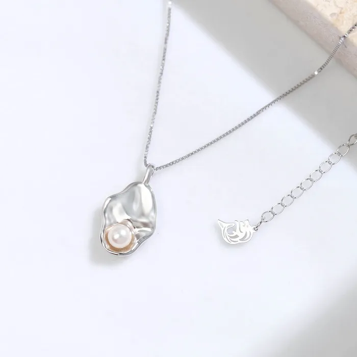 Pearly Lustre Necklaces Top Grade Freshwater Pearl Necklace WN00460
