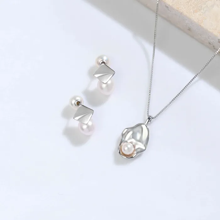 Pearly Lustre Necklaces Top Grade Freshwater Pearl Necklace WN00460
