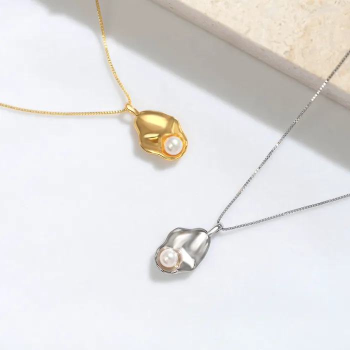 Pearly Lustre Necklaces Top Grade Freshwater Pearl Necklace WN00460
