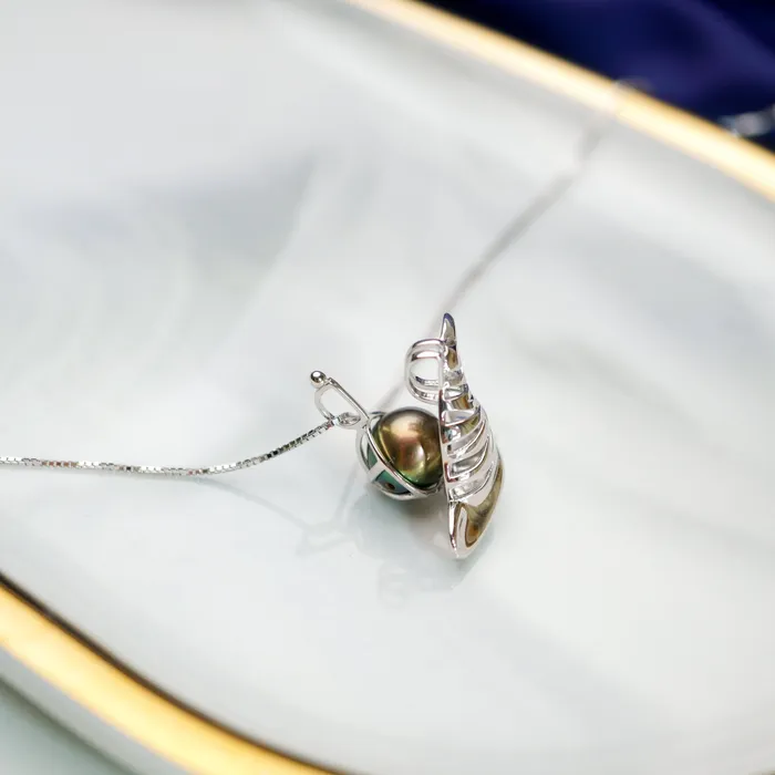Pearly Lustre Necklaces Wonderland Freshwater Pearl Necklace WN00061