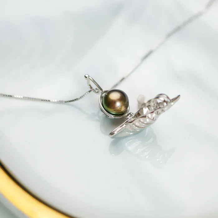 Pearly Lustre Necklaces Wonderland Freshwater Pearl Necklace WN00061