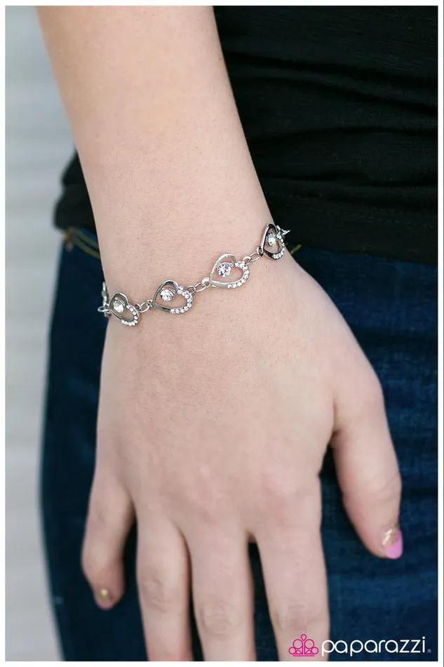 Bracelets Paparazzi Jewelry Paparazzi Bracelet The Song Of The Heart White