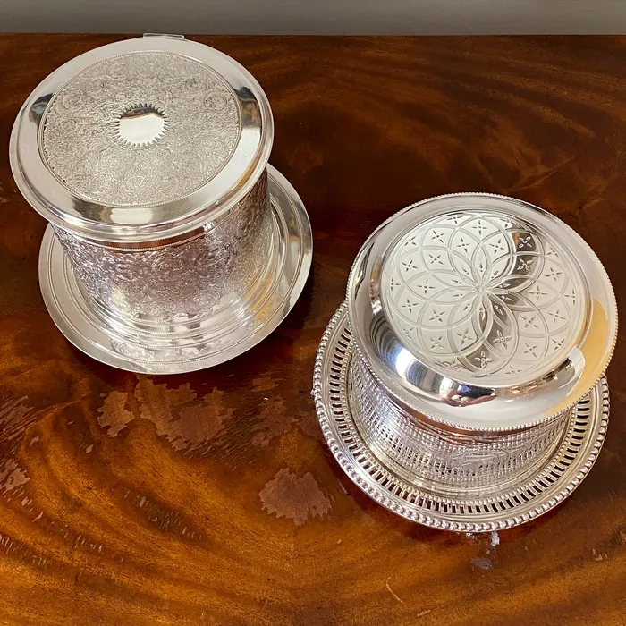 Croghans Rings Victorian English SilverPlated Engraved Crest Biscuit Box