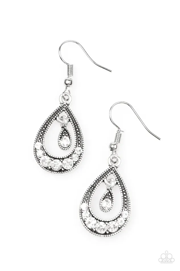 Earrings Paparazzi Jewelry Paparazzi Earring Downtown Princess White