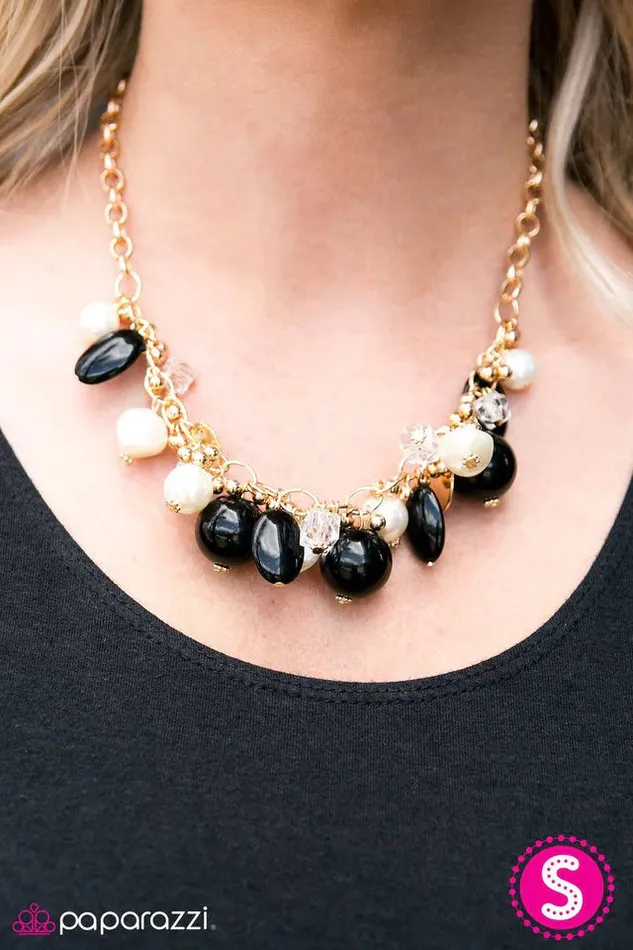 Necklaces Paparazzi Jewelry Paparazzi Necklace Hollywood Starlet Gold