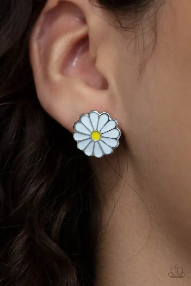 Paparazzi Earring Budding Out White Paparazzi Jewelry Earrings