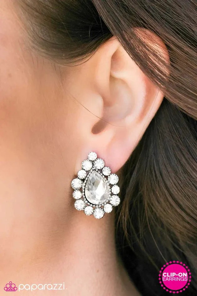 Paparazzi Earring Im A Great GLISTENER White Paparazzi Jewelry Earrings