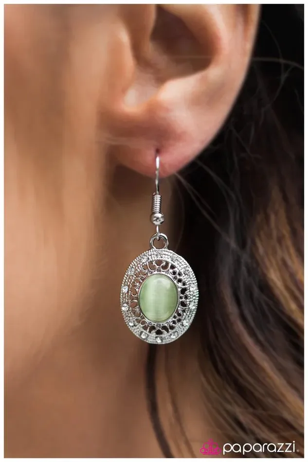 Paparazzi Earring Oh My Majesty Green Paparazzi Jewelry Earrings