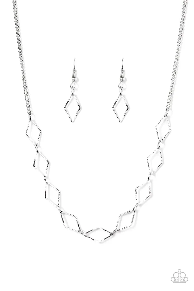 Paparazzi Jewelry Necklaces Paparazzi Necklace GLISTEN To Me Silver