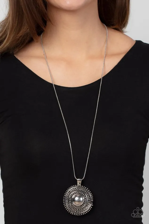 Paparazzi Jewelry Necklaces Paparazzi Necklace Solar Swirl Silver