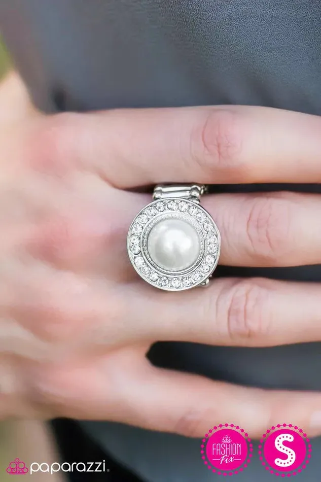 Paparazzi Jewelry Paparazzi Ring Give It A PEARL White Rings
