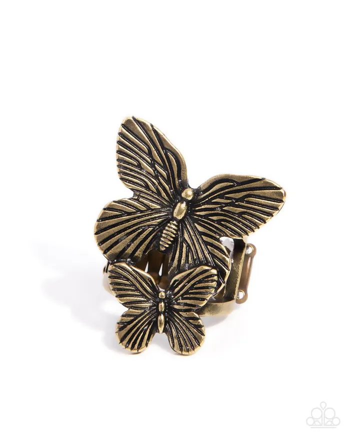 Paparazzi Jewelry Rings Paparazzi Ring Drifting Duo Brass Paparazzi Jewelry Rings Paparazzi Ring Drifting Duo Brass