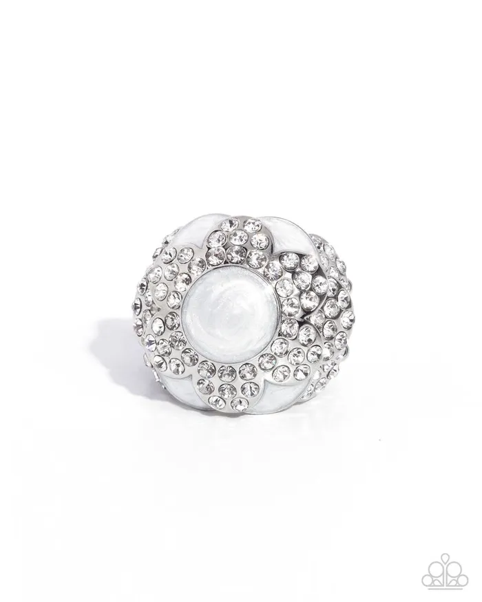 Paparazzi Ring Pearly Podium White Paparazzi Jewelry Rings Paparazzi Ring Pearly Podium White Paparazzi Jewelry Rings