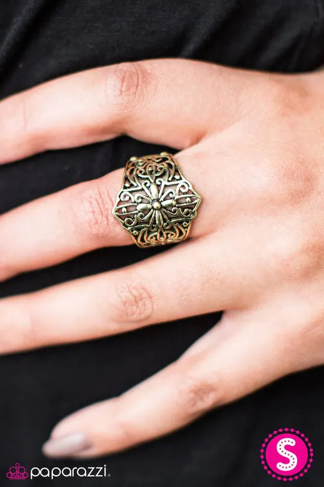Rings Paparazzi Ring Hustle and FLORAL Brass Paparazzi Jewelry