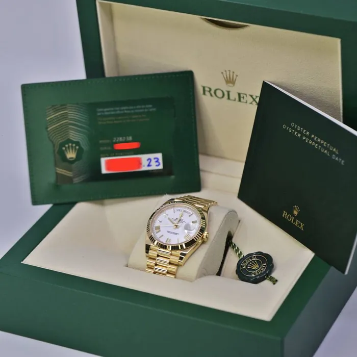 Rolex Day Date 40mm Ref 2282380042 White Roman Dial Fluted Bezel 18K Yellow Gold President Bracelet Mens Watch Rolex Bracelets