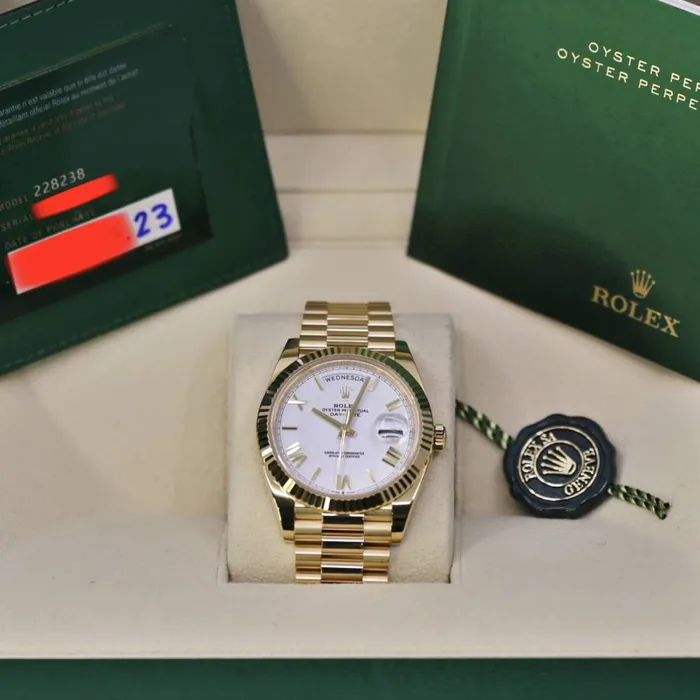 Rolex Day Date 40mm Ref 2282380042 White Roman Dial Fluted Bezel 18K Yellow Gold President Bracelet Mens Watch Rolex Bracelets