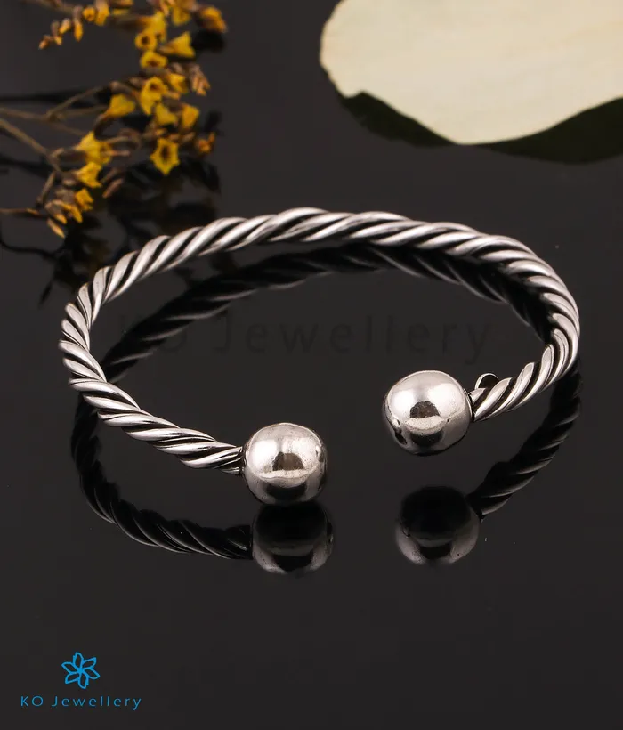 Jaipur Bracelets The Shoma Silver Openable Bracelet