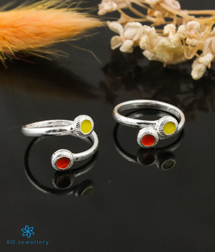 Rings JP Nagar The Nivit Silver ToeRings Yellow Front open