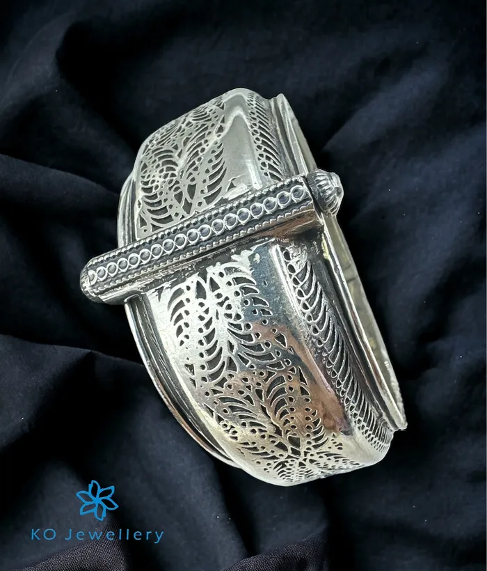 The Oxidised Silver Openable Bracelet Size 22 Jaipur Bracelets