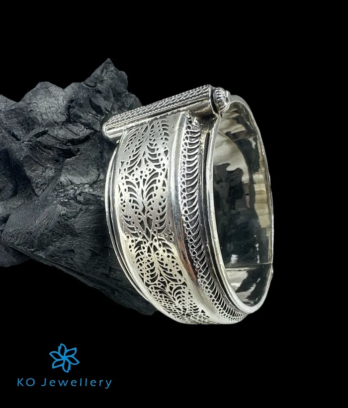 The Oxidised Silver Openable Bracelet Size 22 Jaipur Bracelets