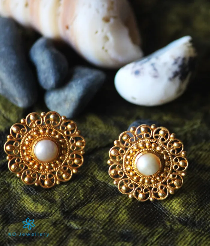 The Yuktvaa Silver Earstuds Pearl Silversmith Earrings