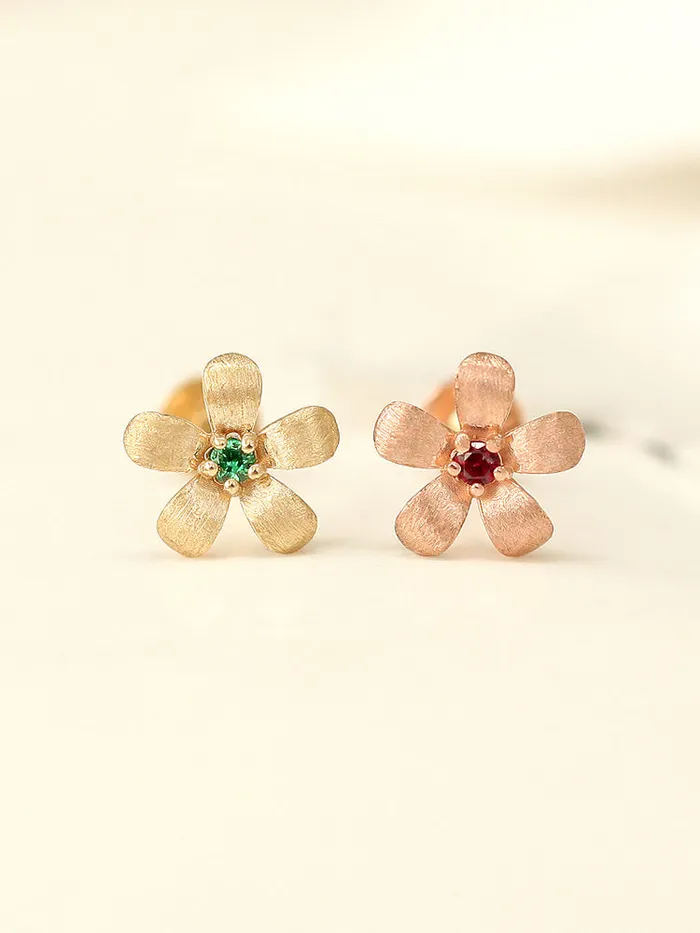14K Gold Point Flower Labret Piercing 18G16G MinimalBijoux Earrings