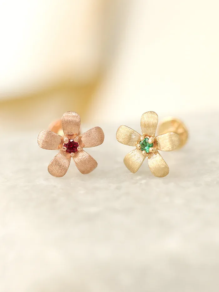 14K Gold Point Flower Labret Piercing 18G16G MinimalBijoux Earrings