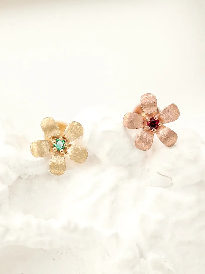 14K Gold Point Flower Labret Piercing 18G16G MinimalBijoux Earrings