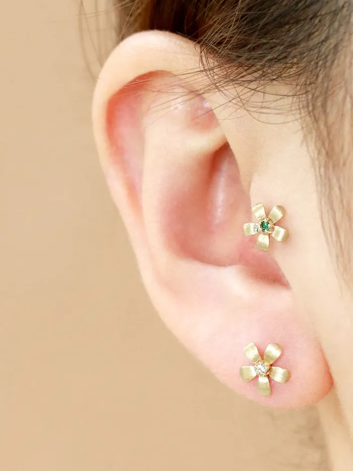 14K Gold Point Flower Labret Piercing 18G16G MinimalBijoux Earrings