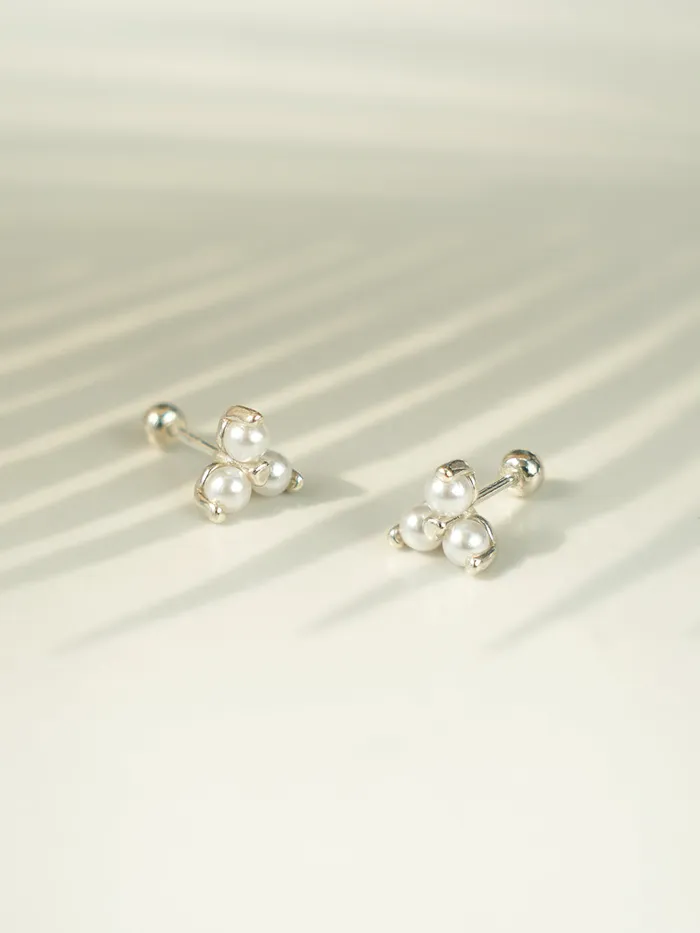 925 Silver Triangle Pearl Cartilage Earring 20G MinimalBijoux Earrings