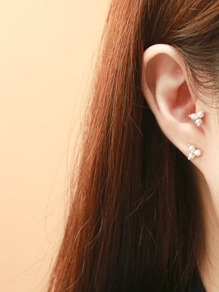 925 Silver Triangle Pearl Cartilage Earring 20G MinimalBijoux Earrings