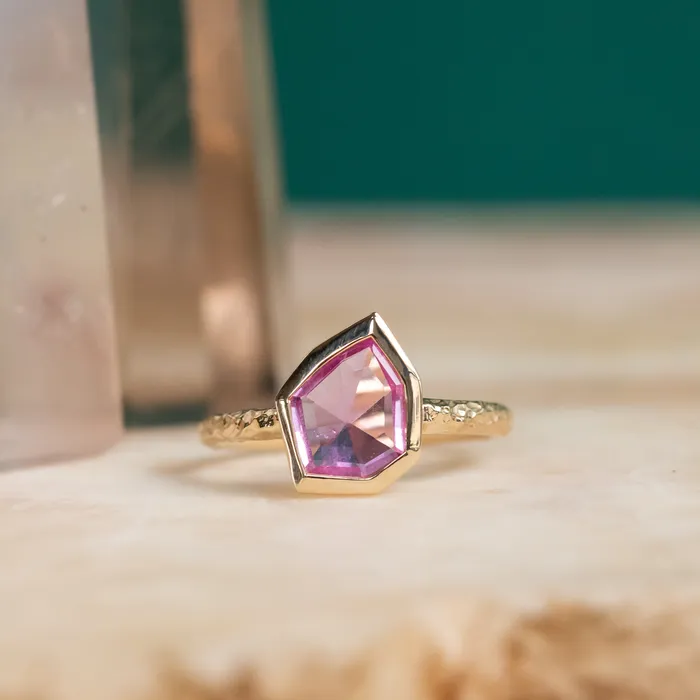 Discovery Gems Rings 125ct Geo Slice Pink Sapphire Evergreen Low Profile Bezel Solitaire Ring in 14k Yellow Gold