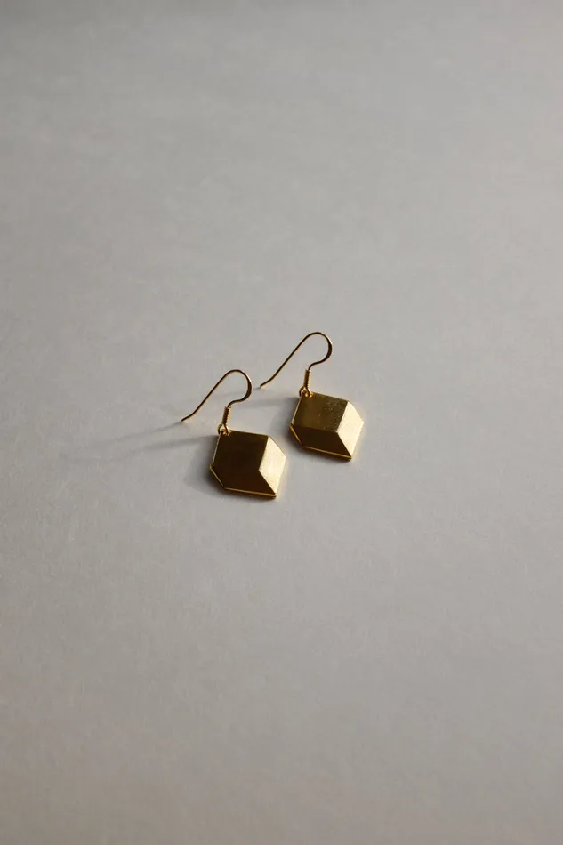 Earrings collectionno2 0021CUBE GOLD EARRINGS