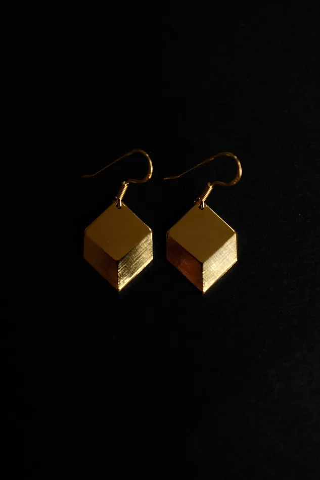 Earrings collectionno2 0021CUBE GOLD EARRINGS Earrings collectionno2 0021CUBE GOLD EARRINGS