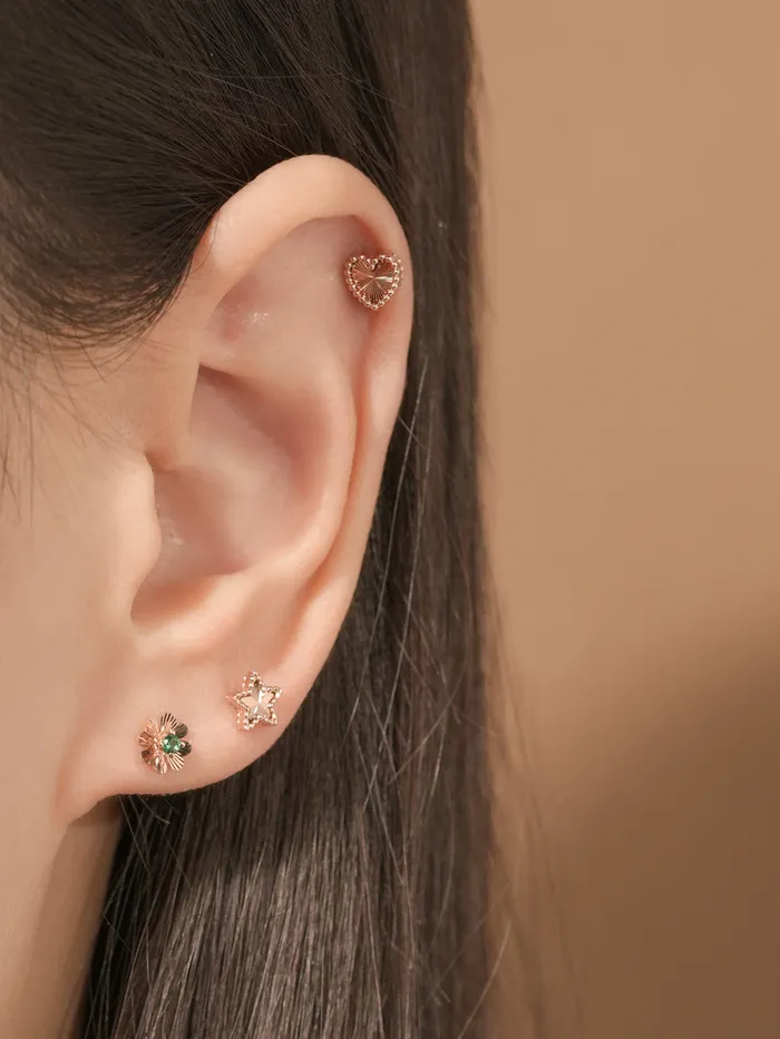 Earrings MinimalBijoux 14K Gold Cutting 4 Petal Clover Cartilage Earring 18G16G