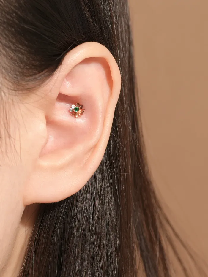 Earrings MinimalBijoux 14K Gold Cutting 4 Petal Clover Cartilage Earring 18G16G