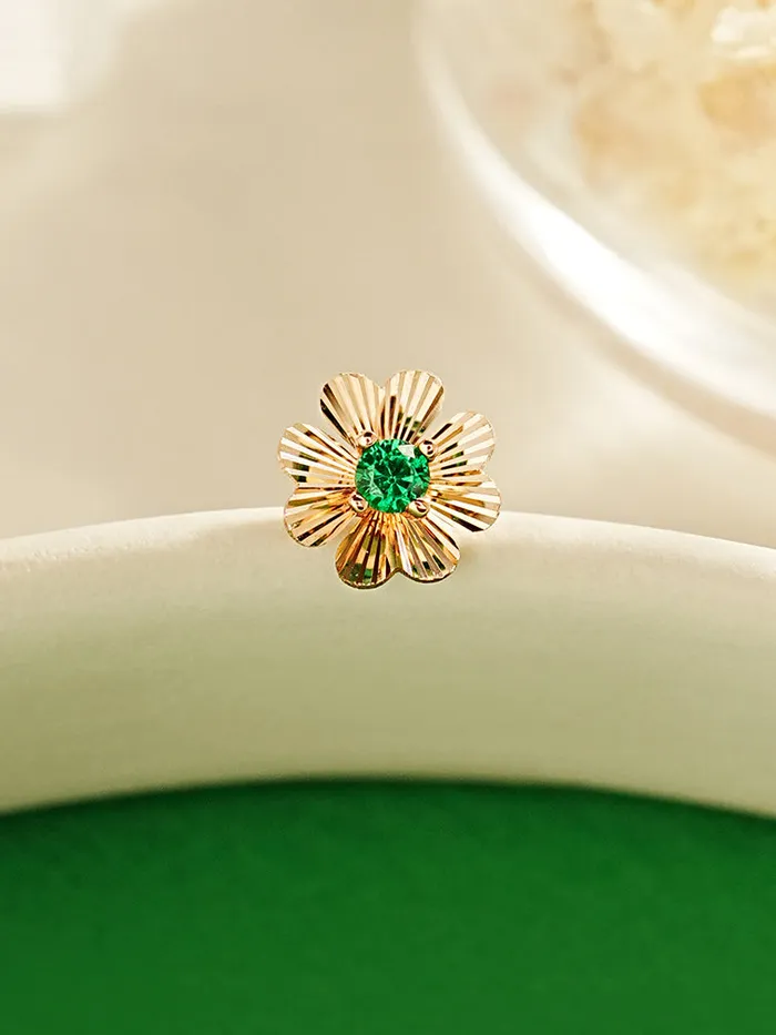 Earrings MinimalBijoux 14K Gold Cutting 4 Petal Clover Cartilage Earring 18G16G
