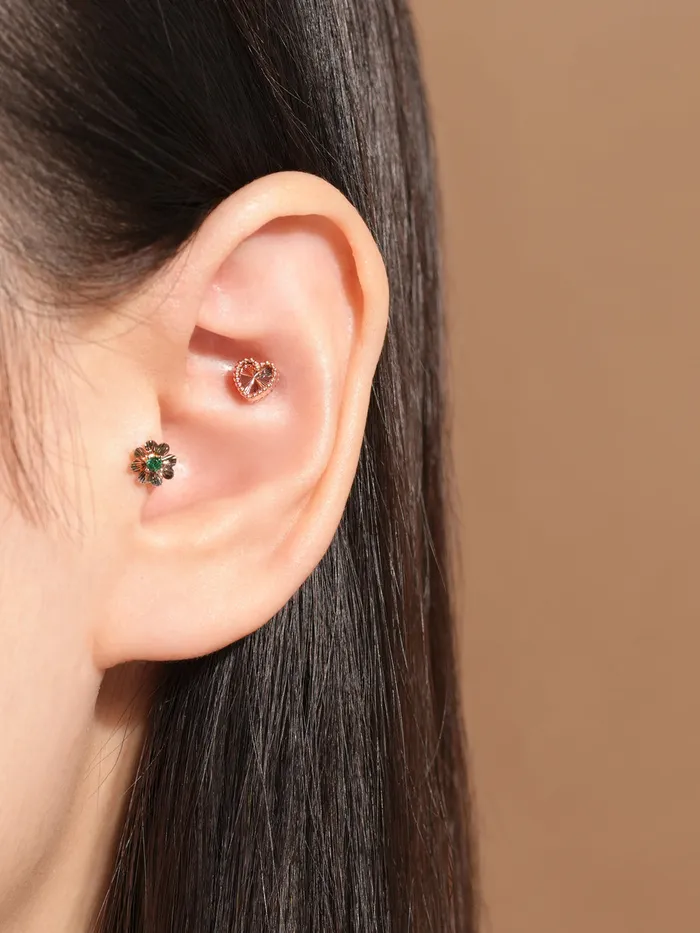 Earrings MinimalBijoux 14K Gold Cutting 4 Petal Clover Cartilage Earring 18G16G