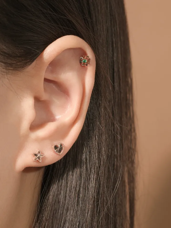 Earrings MinimalBijoux 14K Gold Cutting 4 Petal Clover Cartilage Earring 18G16G
