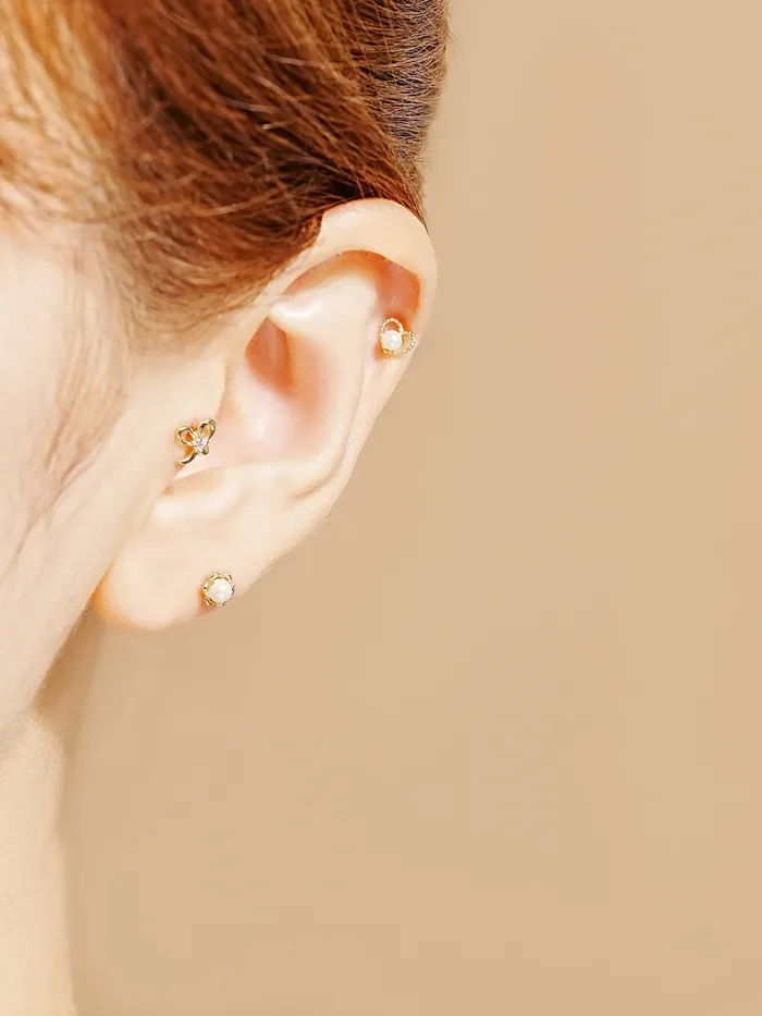 Earrings MinimalBijoux 14K Gold Sprout Ribbon Cartilage Earring 20G