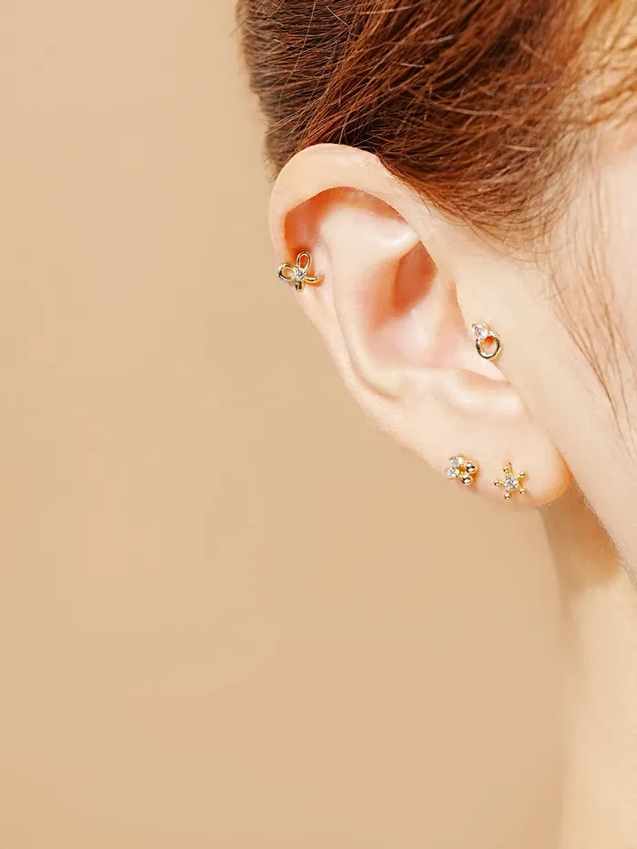 Earrings MinimalBijoux 14K Gold Sprout Ribbon Cartilage Earring 20G