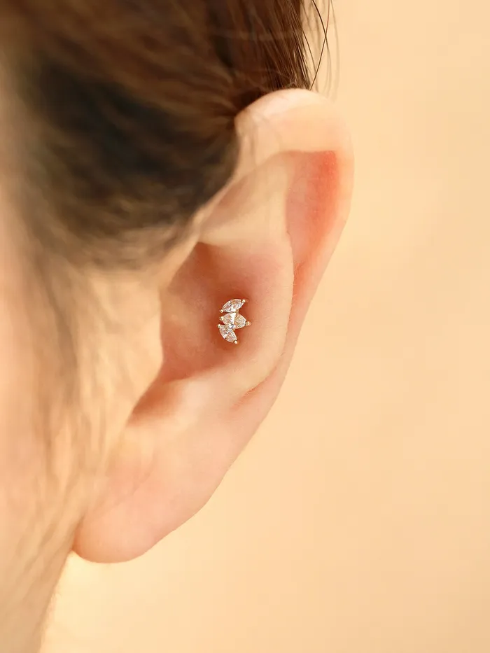 MinimalBijoux 14K Gold Mini Tiara Internally Threaded Labret Piercing 18G16G PreStyled Sets