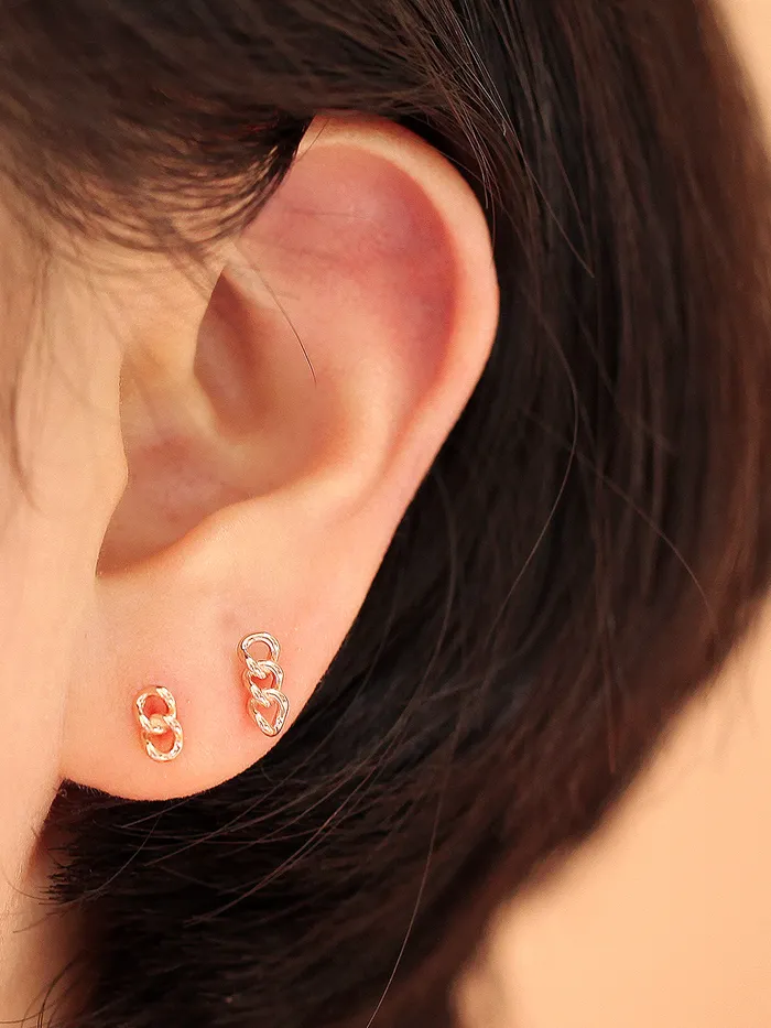MinimalBijoux Earrings 14K gold Chain cartilage earring 20g