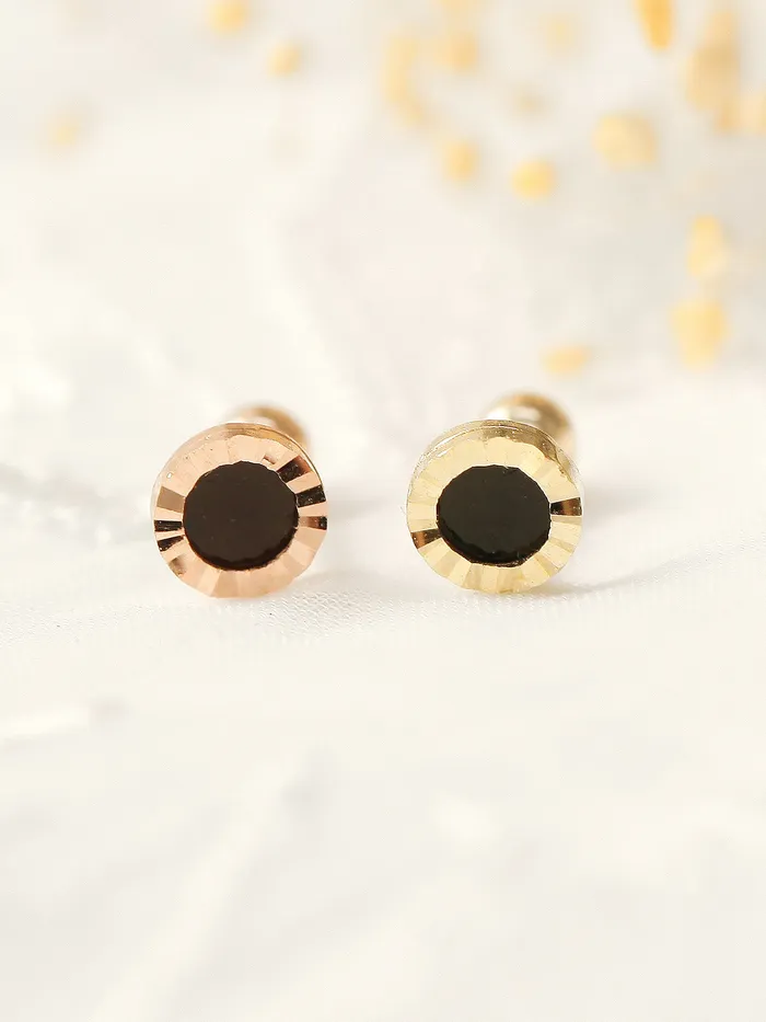 MinimalBijoux Earrings 14K gold Dainty Onyx cartilage earring 20g