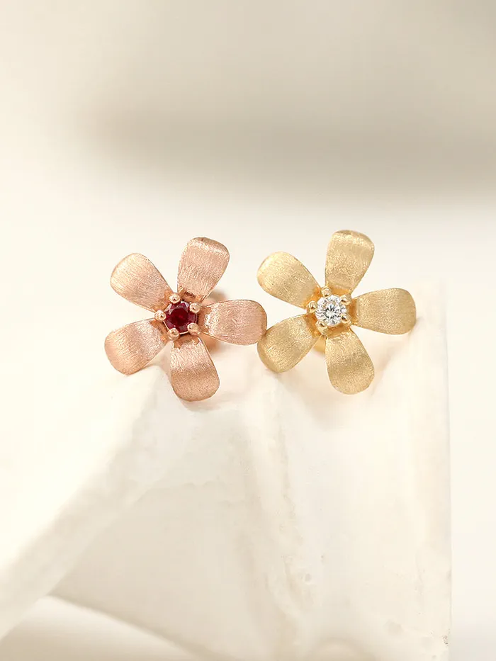 MinimalBijoux Earrings 14K Gold Flower Cartilage Earring 18G16G