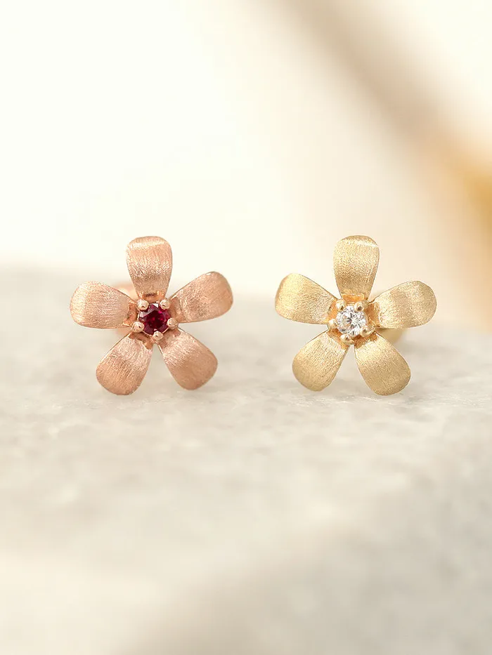 MinimalBijoux Earrings 14K Gold Flower Cartilage Earring 18G16G