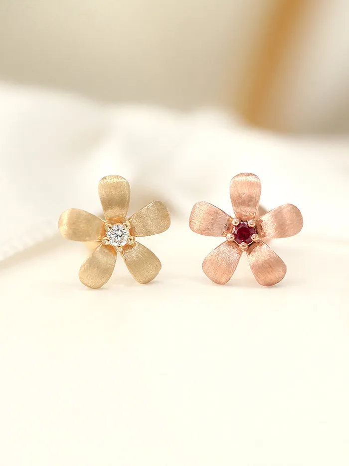 MinimalBijoux Earrings 14K Gold Flower Cartilage Earring 18G16G