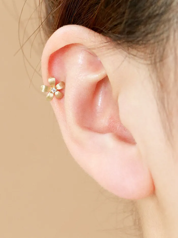 MinimalBijoux Earrings 14K Gold Flower Cartilage Earring 18G16G